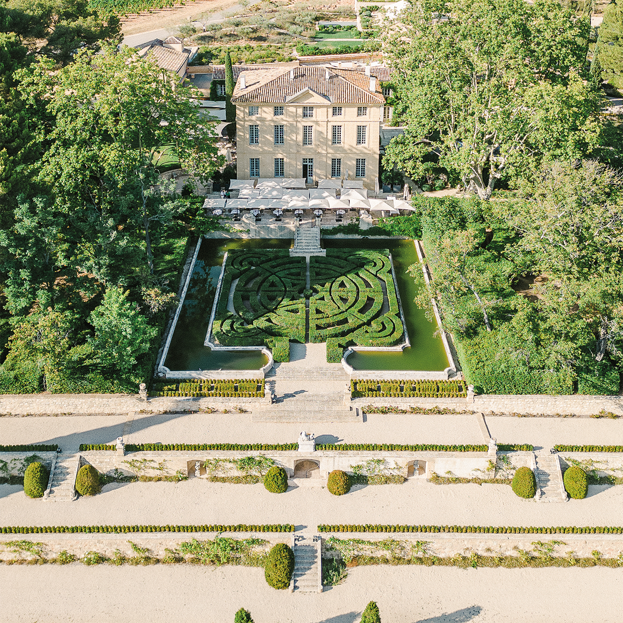 These are the best vineyards hotels to visits in France 