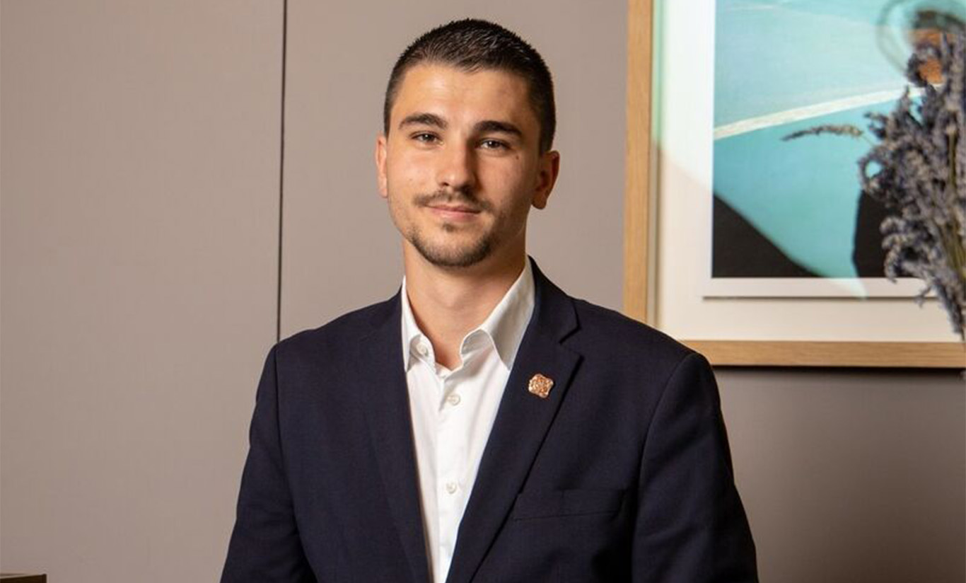 Nathan, réceptionniste 